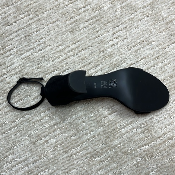 Pelle Moda Sandal Bonnie Block Heel Black New in Box - Picture 10 of 11